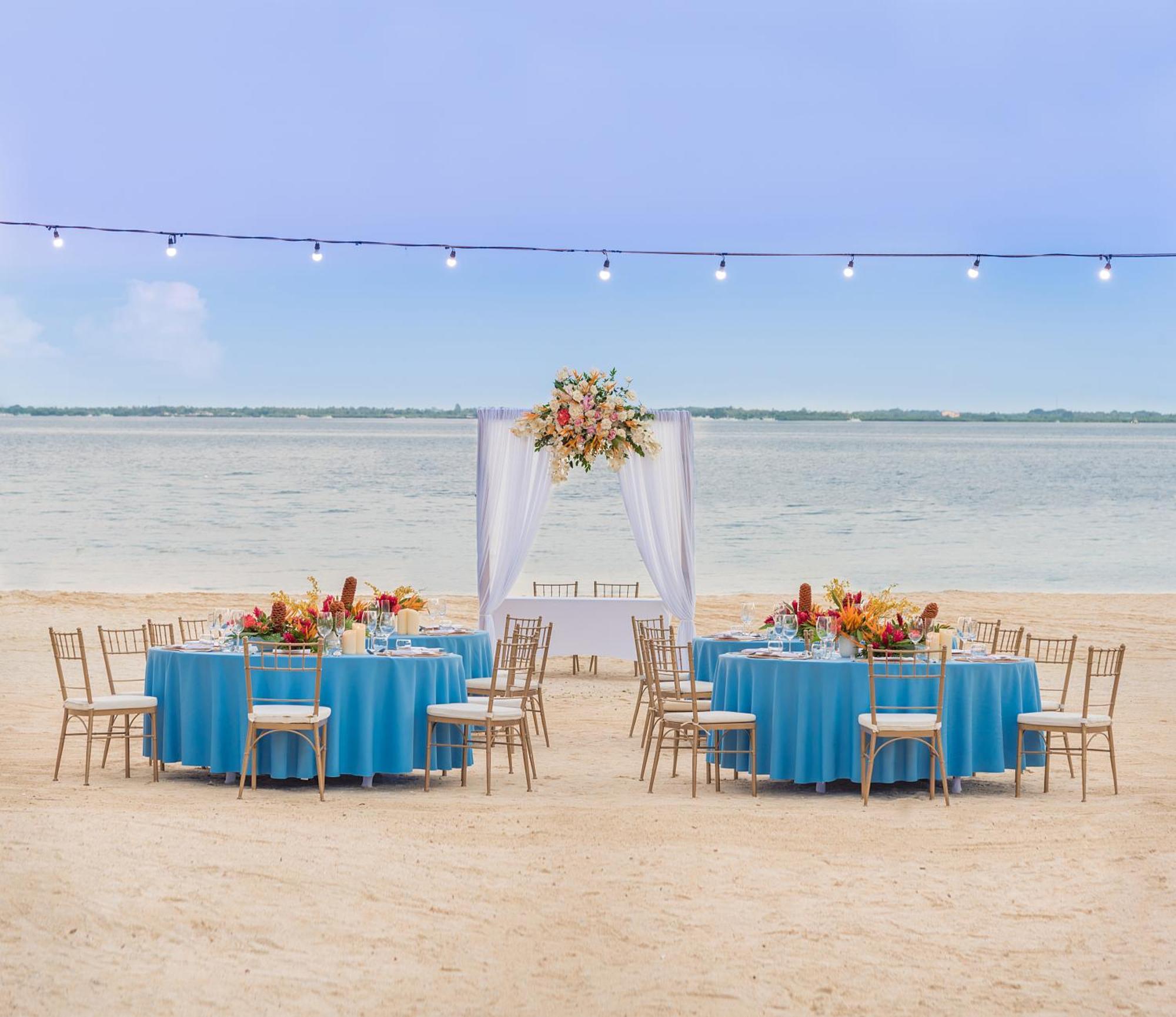 Crimson Resort And Spa - Mactan Island, Cebu Lapu-Lapu City Dış mekan fotoğraf